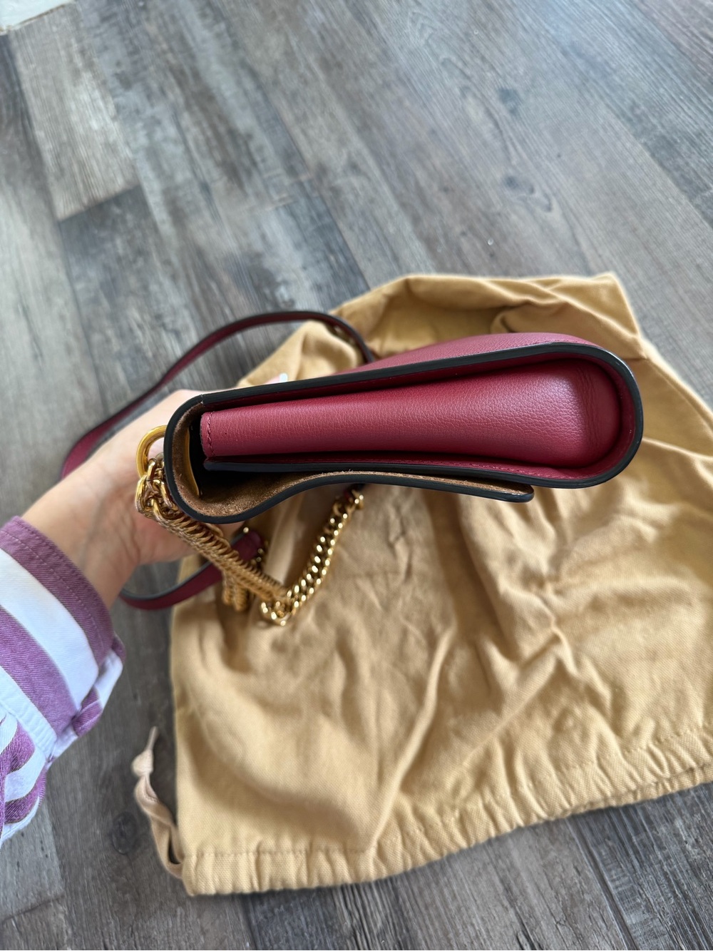 Women's Burgundy Burberry Leather Shoulder Bag with Gold Ring Accent - Picture 5 of 8